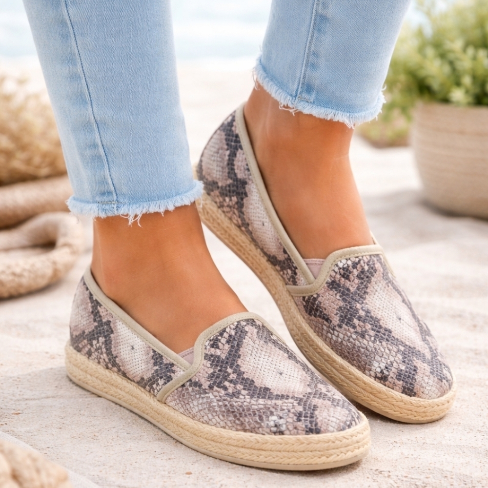 Clarks Azella Theoni Y2K Coastal Minimalist Esapadrille Comfort Loafer 9M